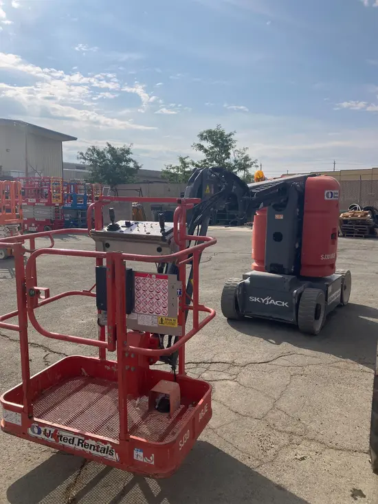 2017 Skyjack SJ30ARJE Articulating Boom Lift