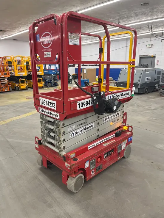 2019 MEC MICRO 19 Scissor Lift