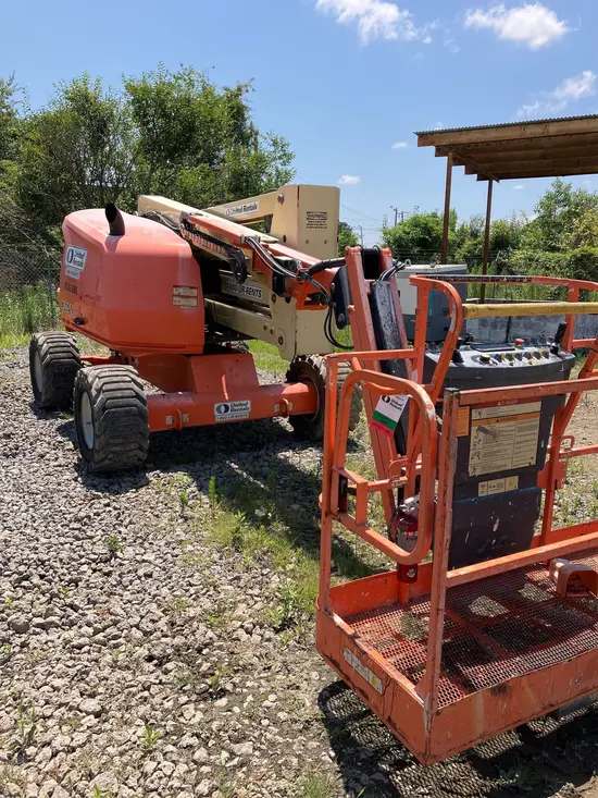 2015 JLG 450AJ Articulating Boom Lift