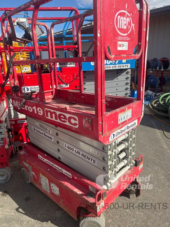 2018 MEC MICRO 19 Scissor Lift