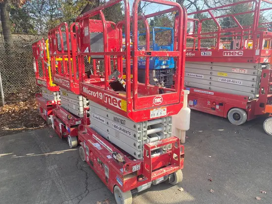 2018 MEC MICRO 19 Scissor Lift