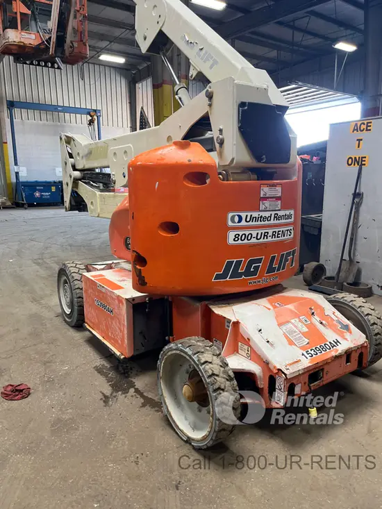 2015 JLG E400AJPN Articulating Boom Lift