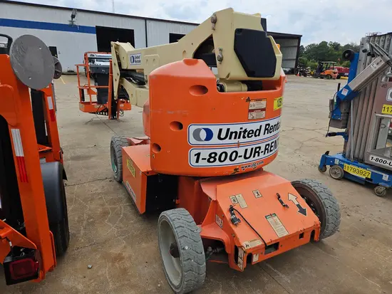 2017 JLG E400AJPN Articulating Boom Lift