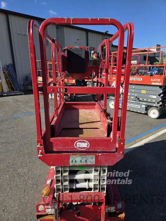 2018 MEC MICRO 19 Scissor Lift
