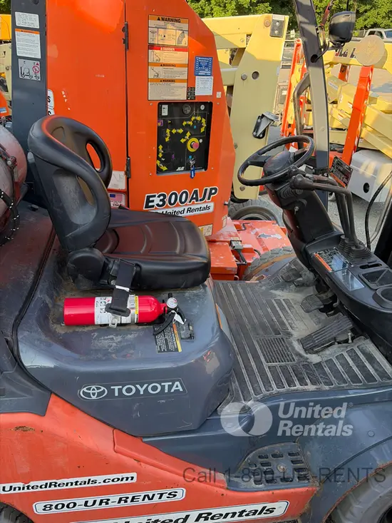 2019 Toyota 8FGU25 Warehouse Forklift