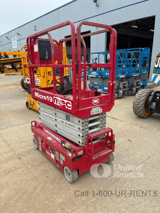 2018 MEC MICRO 19 Scissor Lift