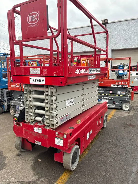 2018 MEC 4046SE Scissor Lift