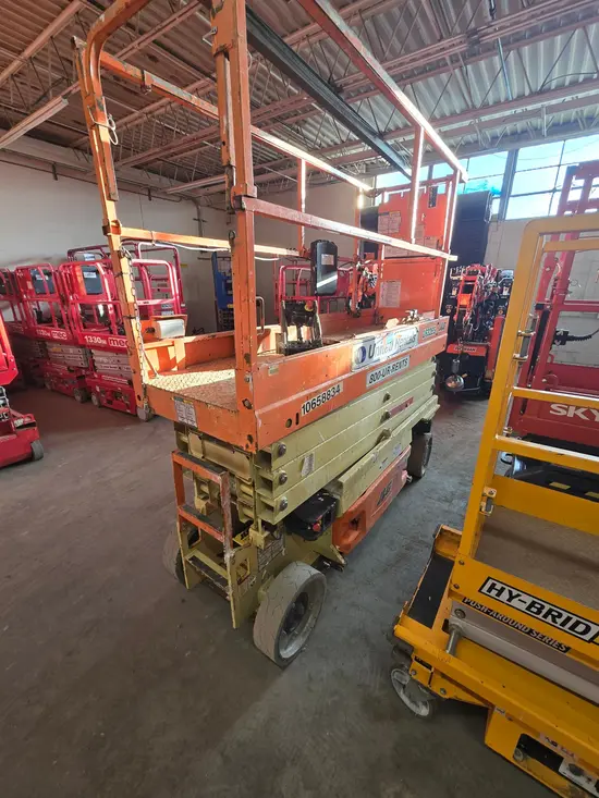 2017 JLG 2632ES Scissor Lift