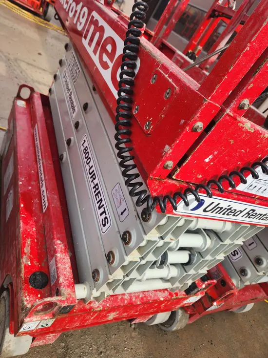2018 MEC MICRO 19 Scissor Lift