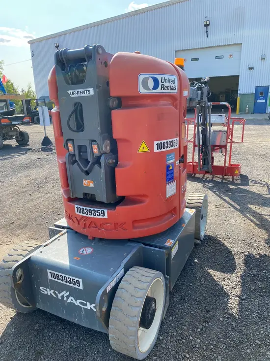 2018 Skyjack SJ30ARJE Articulating Boom Lift