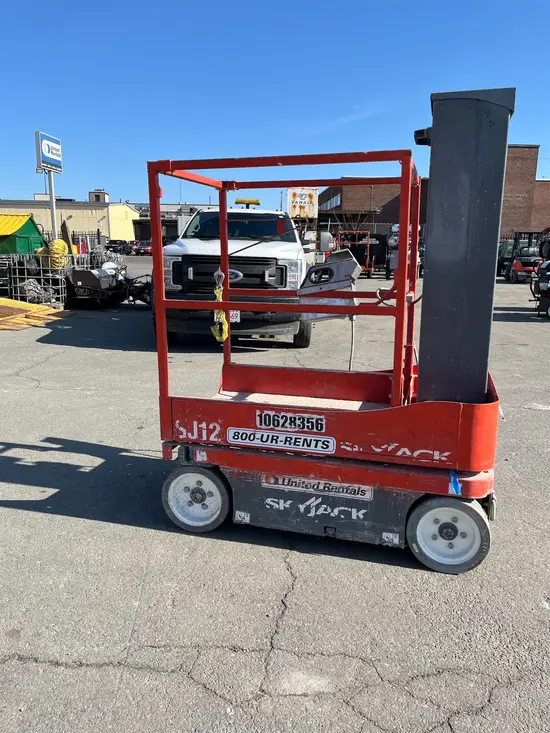 2017 Skyjack SJ12 Self-Propelled One-Person Lift