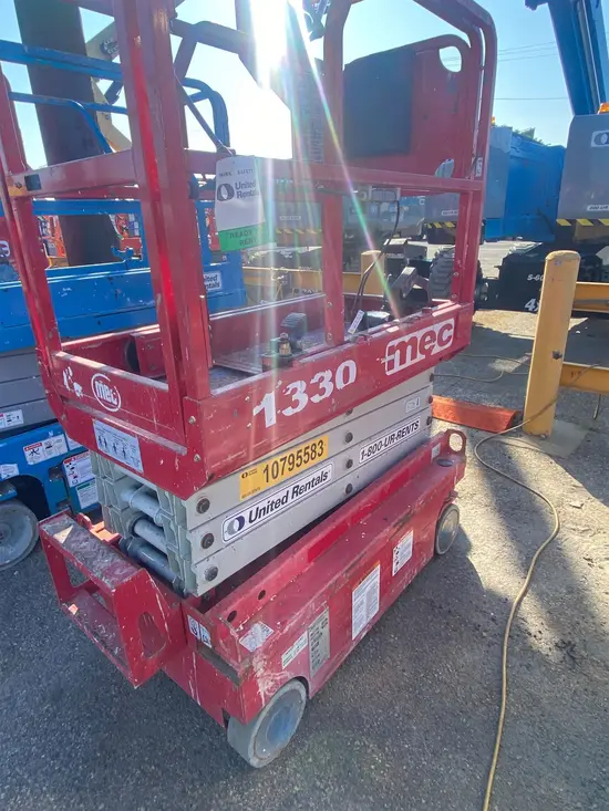 2018 MEC 1330SE Scissor Lift