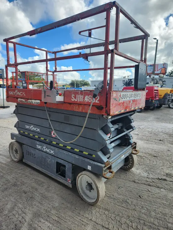 2015 Skyjack SJIII4632 Scissor Lift