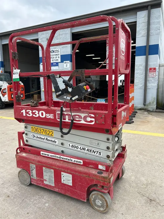 2017 MEC 1330SE Scissor Lift