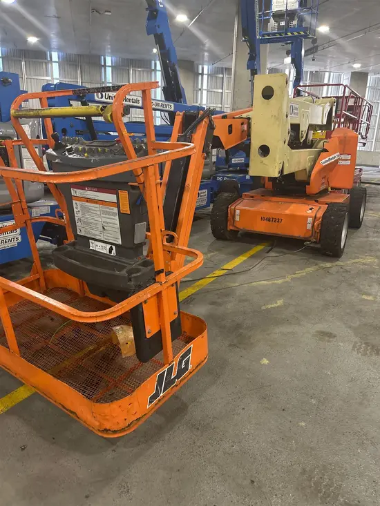 2016 JLG E450AJ Articulating Boom Lift