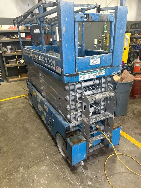 2017 Genie GS-3232 Scissor Lift