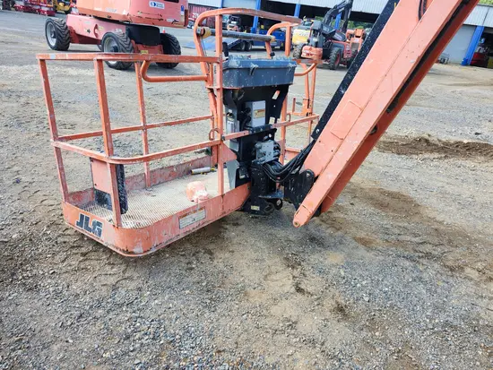 2017 JLG 800AJ Articulating Boom Lift