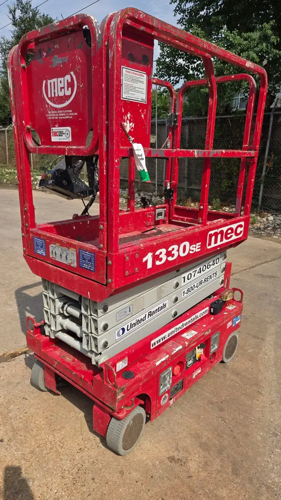 2018 MEC 1330SE Scissor Lift