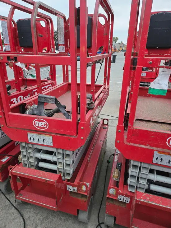 2019 MEC 1330SE Scissor Lift