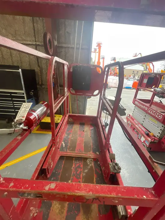 2018 MEC MICRO 19 Scissor Lift