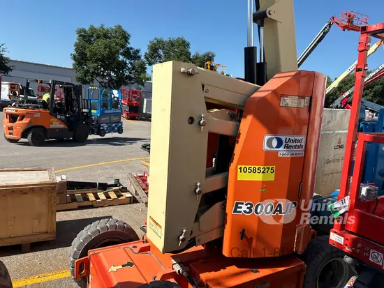 2017 JLG E300AJP Articulating Boom Lift