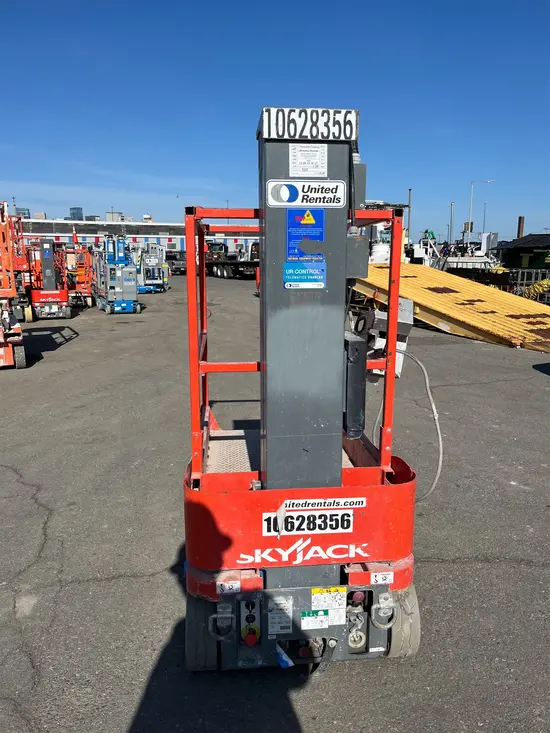 2017 Skyjack SJ12 Self-Propelled One-Person Lift