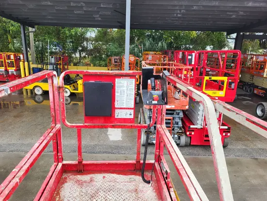 2017 MEC 3346SE Scissor Lift
