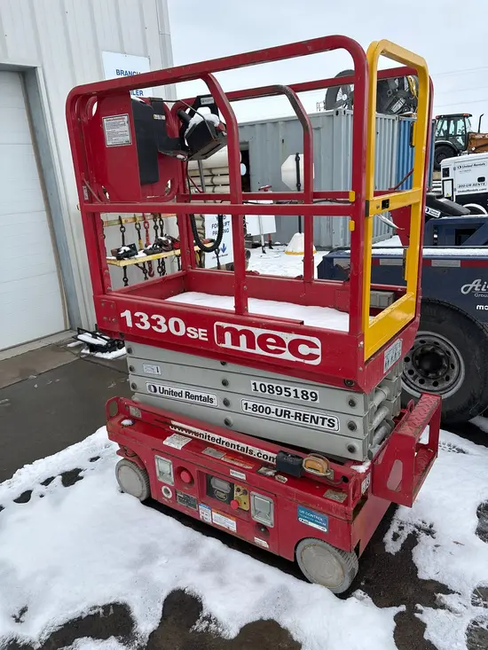 2019 MEC 1330SE Scissor Lift