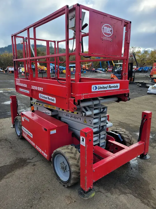 2018 MEC 3259ERT Scissor Lift