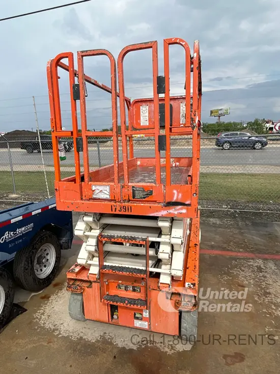 2016 Snorkel S4732E Scissor Lift