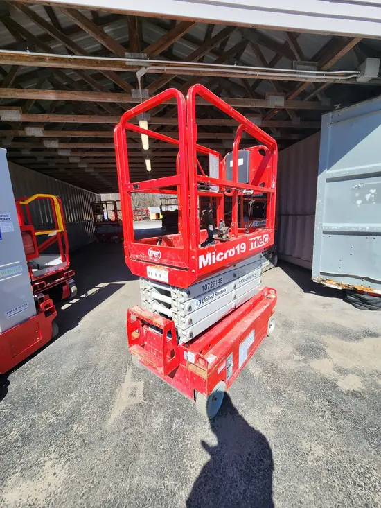 2018 MEC MICRO 19 Scissor Lift