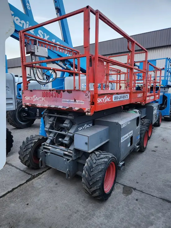 2018 Skyjack SJ6832RT Rough Terrain Scissor Lift