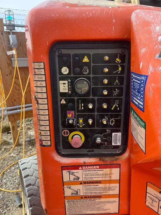 2016 JLG E400AJPN Articulating Boom Lift