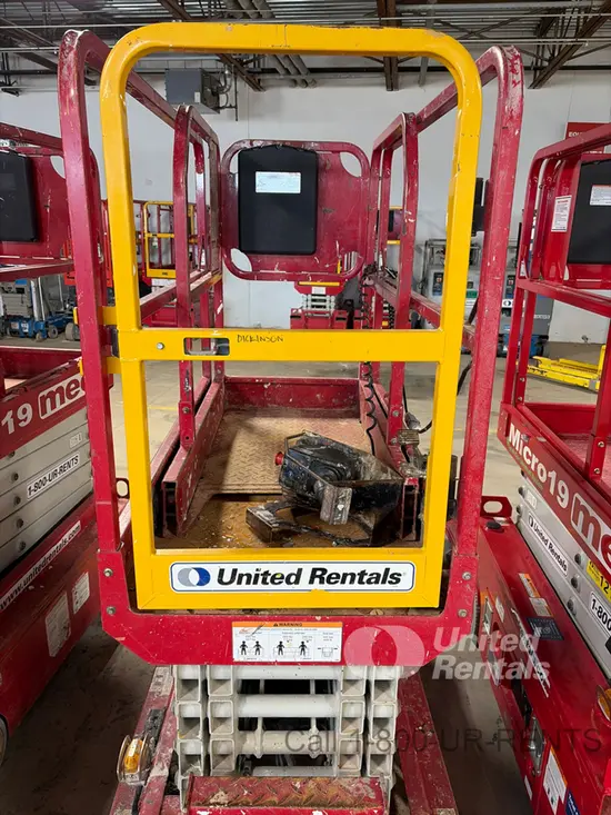 2018 MEC MICRO 19 Scissor Lift