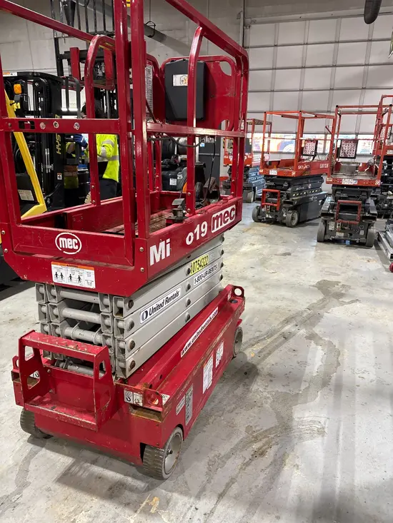 2018 MEC MICRO 19 Scissor Lift