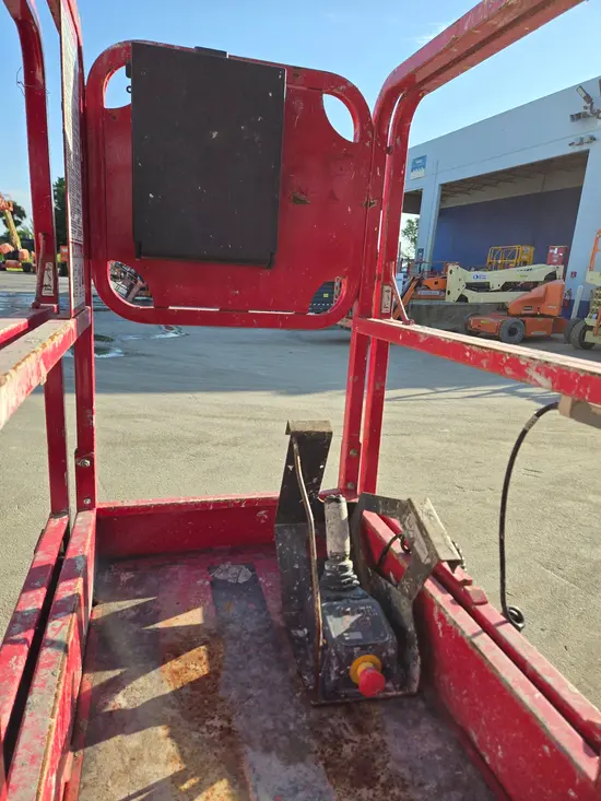 2018 MEC 1330SE Scissor Lift