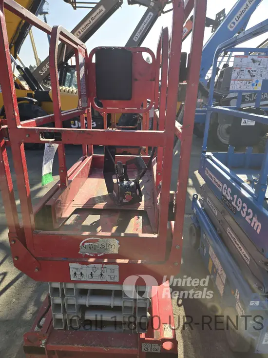 2017 MEC 1330SE Scissor Lift