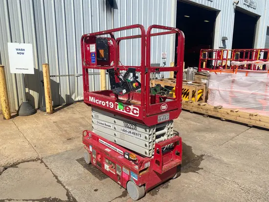2018 MEC MICRO 19 Scissor Lift