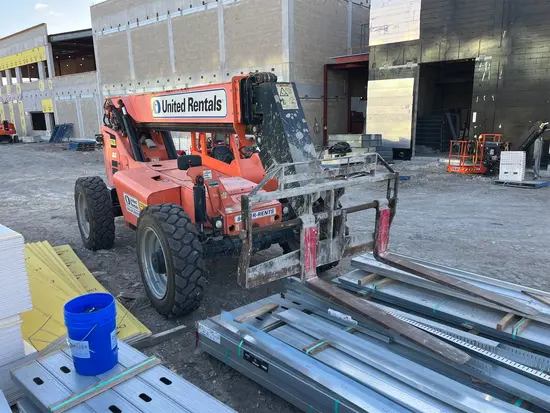 2018 SKYTRAK 8042 Forklift