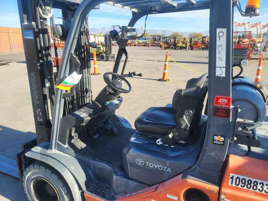 2019 Toyota 8FGU25 Warehouse Forklift
