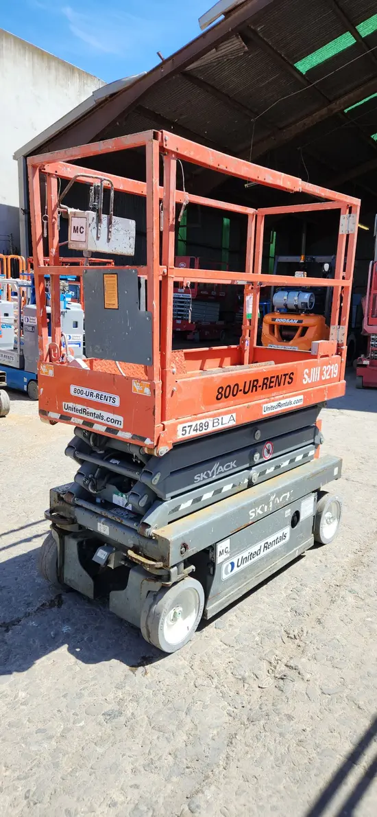 2018 Skyjack SJIII3219 Scissor Lift