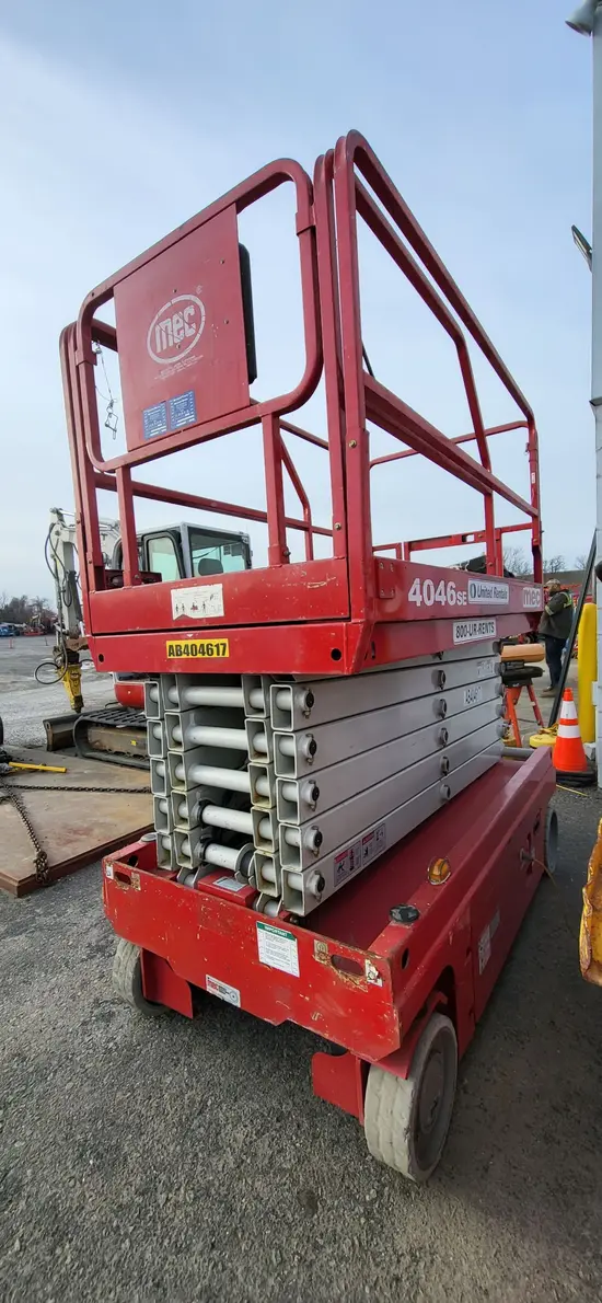2018 MEC 4046SE Scissor Lift