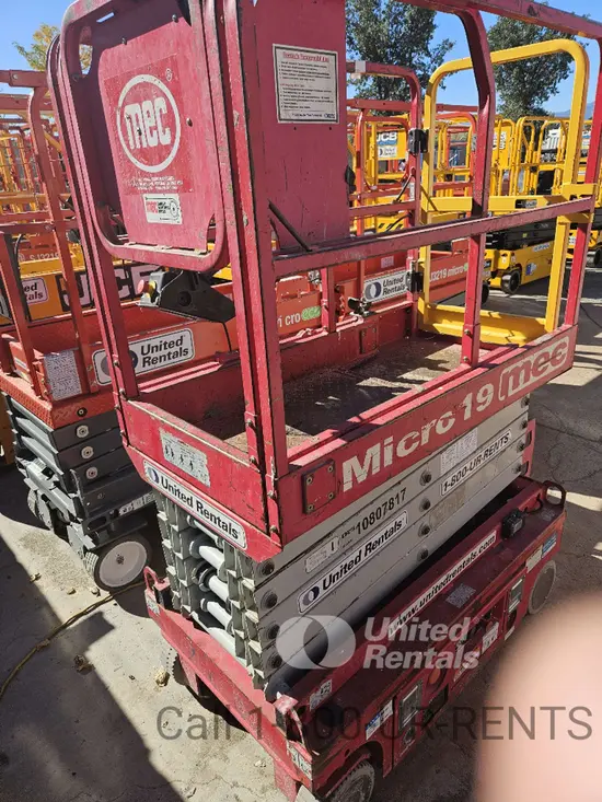 2018 MEC MICRO 19 Scissor Lift