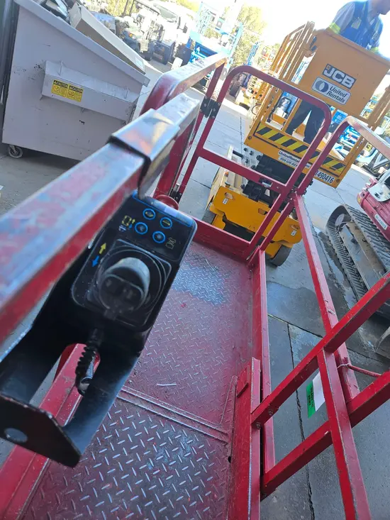 2018 MEC MICRO 19 Scissor Lift