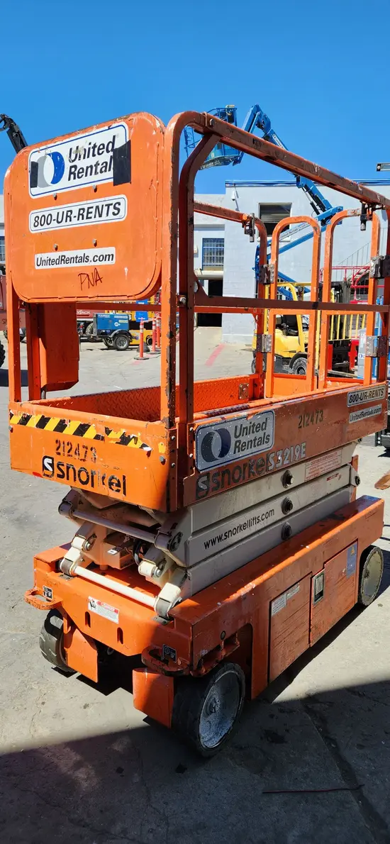 2018 Snorkel S3219E Scissor Lift