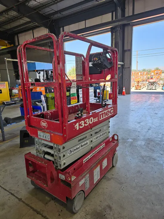 2018 MEC 1330SE Scissor Lift
