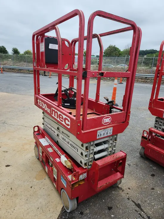 2018 MEC 1330SE Scissor Lift