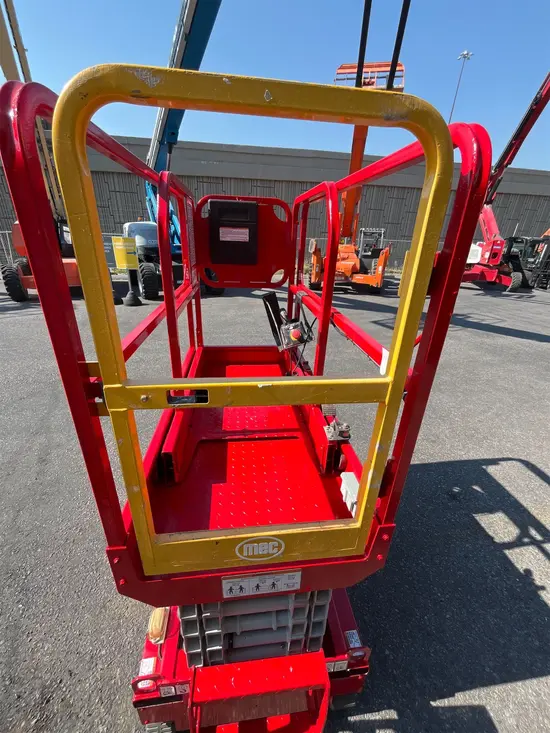 2018 MEC MICRO 19 Scissor Lift