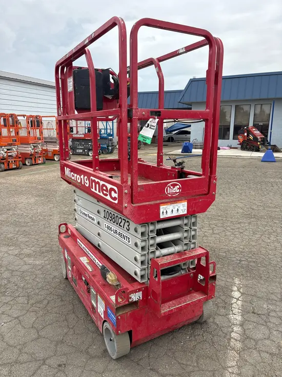 2019 MEC MICRO 19 Scissor Lift