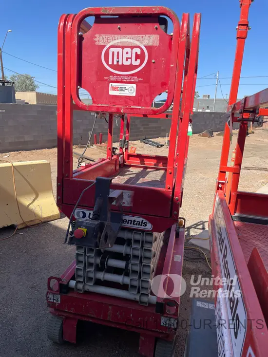 2018 MEC MICRO 19 Scissor Lift